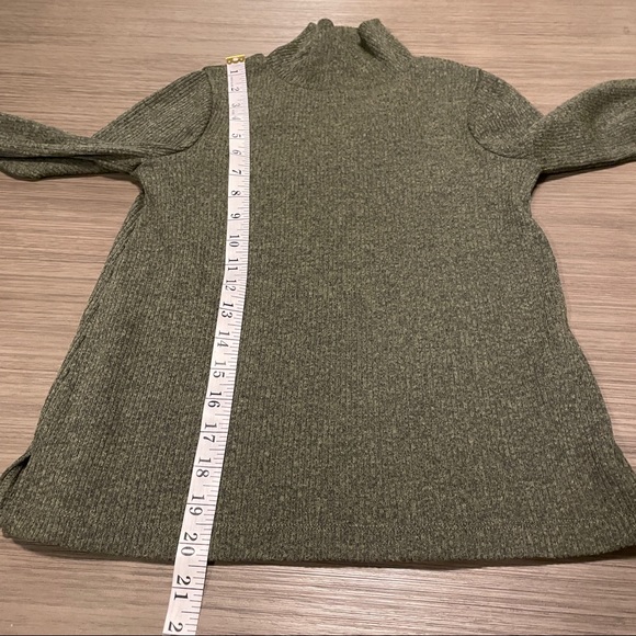 SOLD Madewell Heathered Bubble Sleeve Swing Turtleneck Sweater Olive Green - Picture 9 of 9
